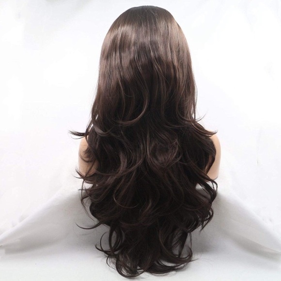 - ?24” BROWN BODY WAVY LACE FRONT WIG? *NWT*
??